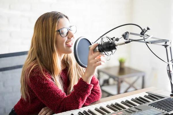 Unlocking Your Potential Adult Singing Through Online Lessons